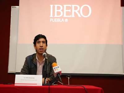 Kumamoto pide “no endiosar” las candidaturas independientes en la Ibero Puebla