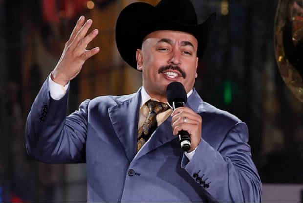 Frustran secuestro del chofer de Lupillo Rivera tras show en Petlalcingo