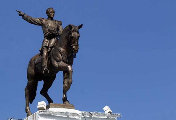 Ignacio Zaragoza pasó a caballo por los túneles: guía de &quot;Los Secretos de Puebla&quot;