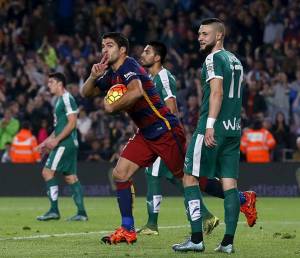 Luis Suárez consiguió triplete para el Barcelona 3-1 Eibar