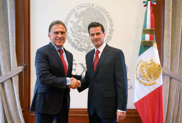 Yunes y Peña Nieto acuerdan resolver crisis en Veracruz