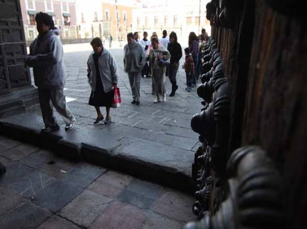 Catedral de Puebla otorgará perdón a mujeres que abortaron