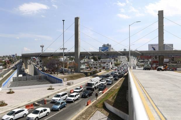 Amenaza de bomba movilizó a policías en el Nodo Vial Atlixcáyotl