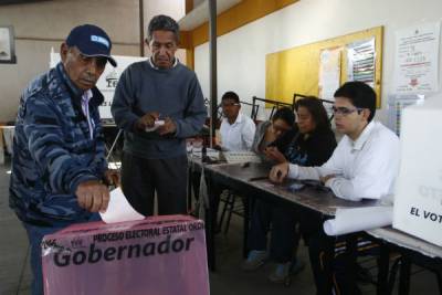 Partidos tienen a 107 mil personas vigilando la elección en Puebla