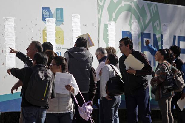 Maestros realizan examen de promoción en educación básica