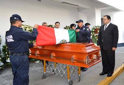 Rinden homenaje a policía atropellado por ebrio conductor en el Periférico