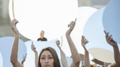 Mujeres se desnudaron en contra de Donald Trump