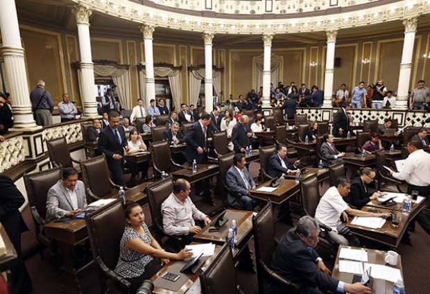 Diputados poblanos desaparecen del padrón de su partido