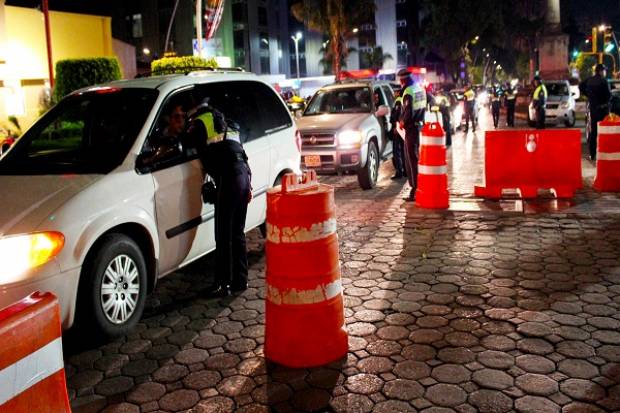 Alcoholímetro en Puebla remitió 69 vehículos al corralón