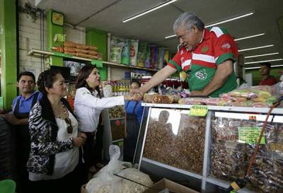 Blanca Alcalá recorre San Felipe Hueyotlipan y San Jerónimo Caleras