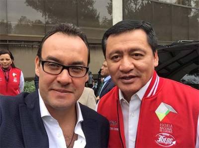 Guillermo Deloya recibe a Osorio Chong en el ICADEP