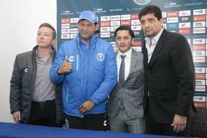 Club Puebla presentó a José Cardozo como nuevo DT