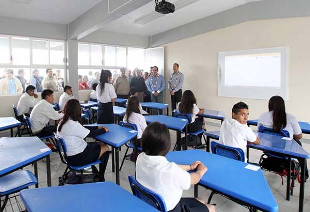 RMV supervisa instalaciones del ITS y Bachillerato General de Zacapoaxtla