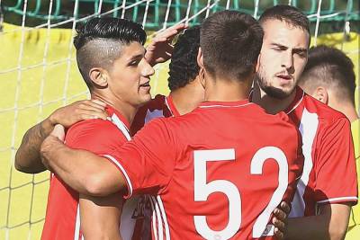 VIDEO: Alan Pulido anotó doblete en pretemporada del Olympiacos