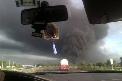 VIDEOS: Cumple 20 horas incendio en ducto de Pemex en la Puebla-Orizaba