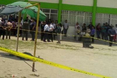 Menor murió al chocar contra poste cuando jugaba futbol en Los Reyes de Juárez