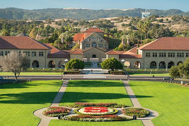 Estudiante tutunakú de Puebla, seleccionada por Universidad de Stanford