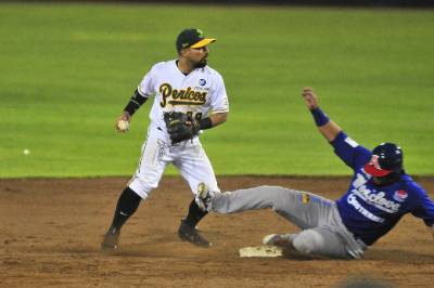 Pericos barrió a Acereros de Monclova en el Serdán