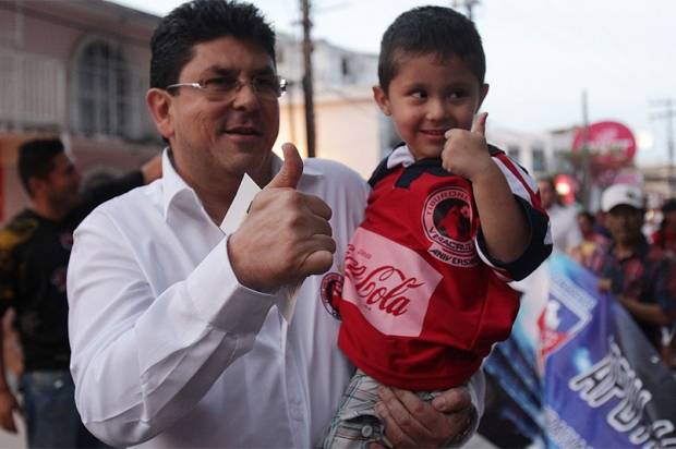 VIDEO: Fidel Kuri niega agresión a reportero en Puebla