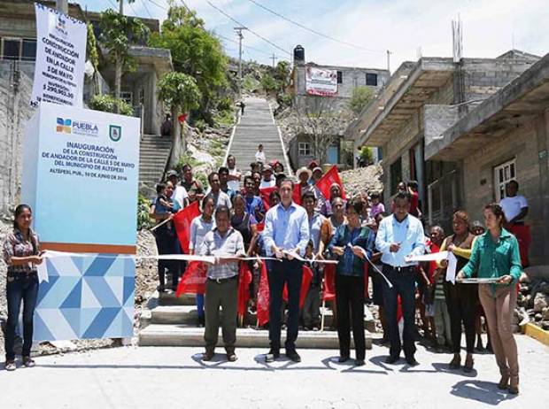 RMV inaugura obras con diputada de Antorcha Campesina en Altepexi