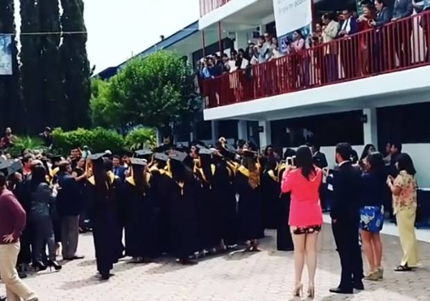 Golpiza en graduación del Instituto México de Puebla deja 40 heridos