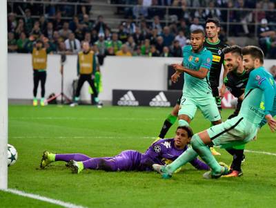 Barcelona sufrió pero derrotó 2-1 al Borussia Mönchengladbach