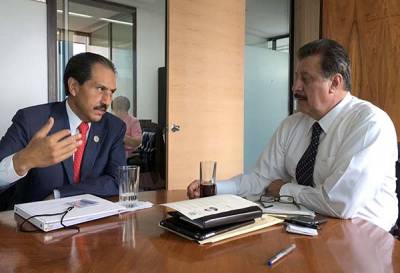 Rector de la BUAP gestiona ante SEP federal agilización de títulos y cédulas