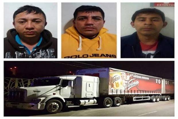 Robaron tráiler cargado de cervezas, fueron capturados en Coronango