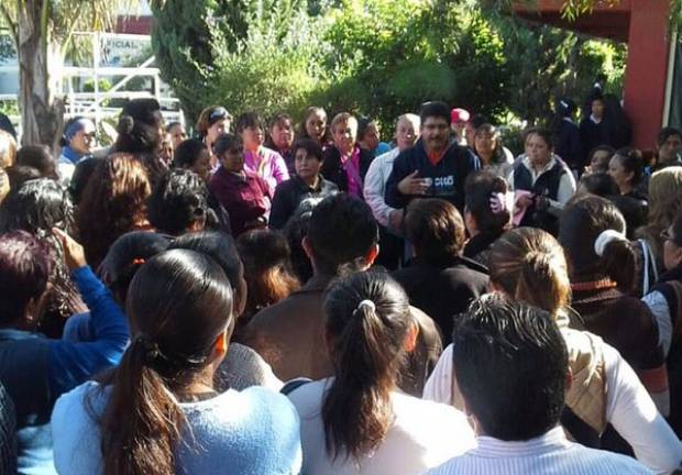 SEP Puebla destituye a director de bachillerato donde maestra pedía dinero