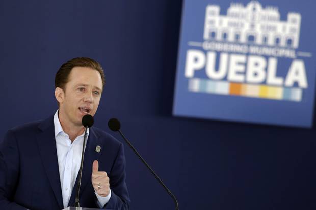 Luis Banck rinde informe a ciudadanos del municipio de Puebla