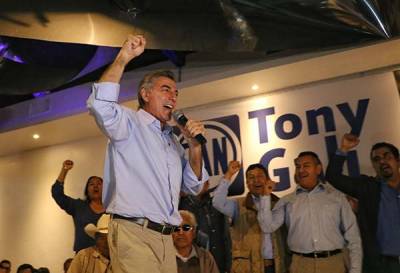 Tony Gali se reúne con panistas de San Andrés Cholula