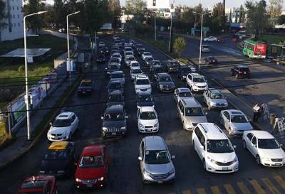 Circulan en Puebla dos automóviles por cada 10 personas: Inegi