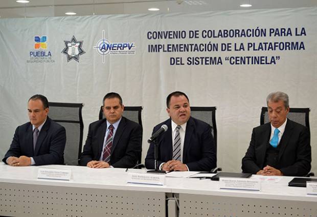 SSP firma convenio con empresas de rastreo de vehículos