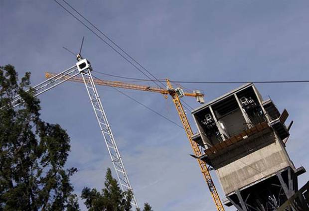 Cierres viales por retiro de estructuras metálicas de cableado del Teleférico