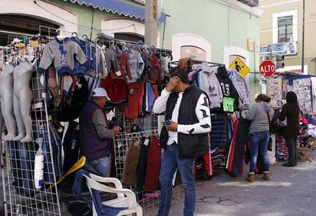 Ambulantes del Centro Histórico rechazan ubicarse en mercados por cuota a líderes