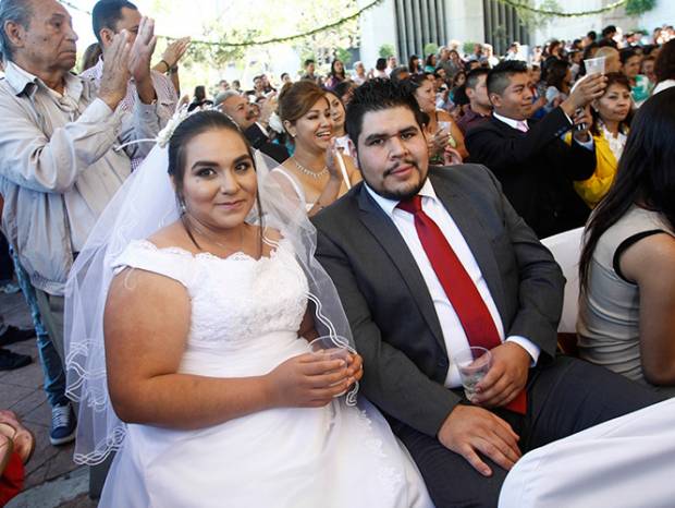 Legisladores prohíben el matrimonio antes de los 18 años