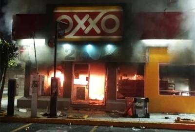 VIDEOS/FOTOS: Asaltan e incendian Oxxo en San Bartolo esta madrugada