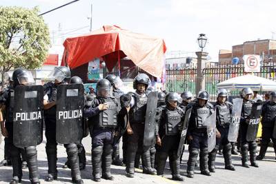 Policías de Texmelucan reciben uniformes de mala calidad, denuncian