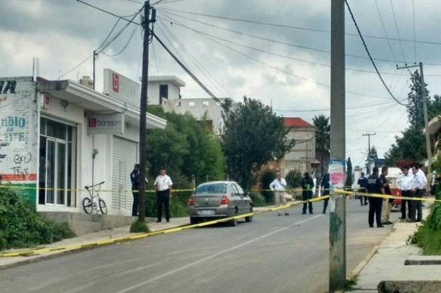 Sujetos atracaron Bansefi de Coronango y balearon a policías