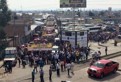 Exigen seguridad ante presión de Valencia en tianguis de Texmelucan