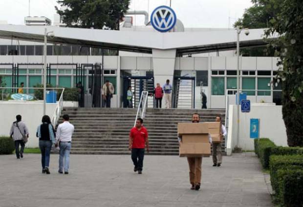 Paros técnicos en proveedoras de VW en diciembre y enero, confirman sindicatos