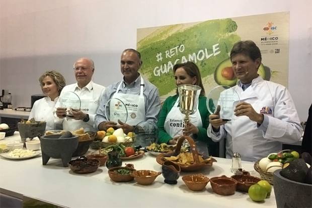 Reconocen a Claudia Ruiz Massieu por “hacer guacamole”