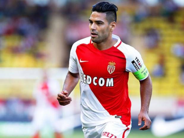 Radamel Falcao sufrió traumatismo craneal tras jugada peligrosa