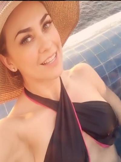 Aracely Arámbula, la chica del bikini... rojo