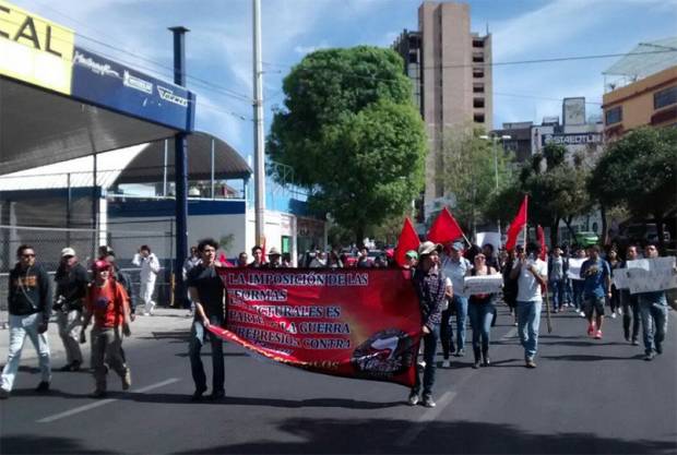 Asamblea Universitaria realiza segunda protesta en la FGE