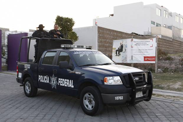 Casas y coches de lujo asegurados, saldo de operativo federal en Puebla