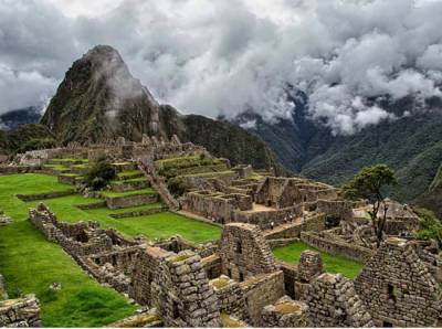 Muere alemán por tomarse selfie en Machu Picchu