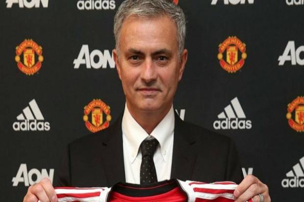 Mourinho es el nuevo DT del Manchester United