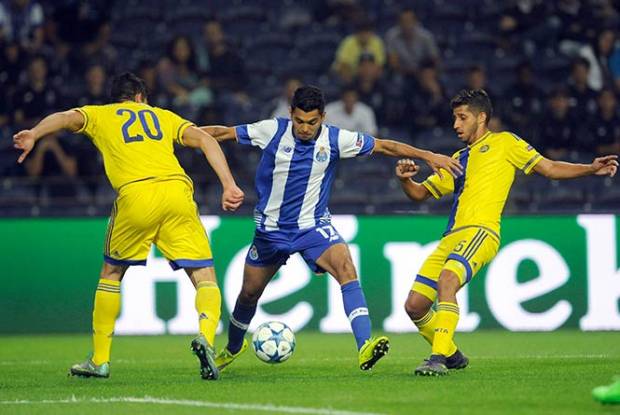 Layún puso pase para gol en victoria 2-0 de Porto ante Maccabi Tel-Aviv