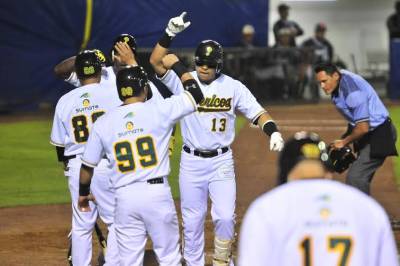 Pericos de Puebla derrotó 7-4 a Saltilo en el primero de la serie